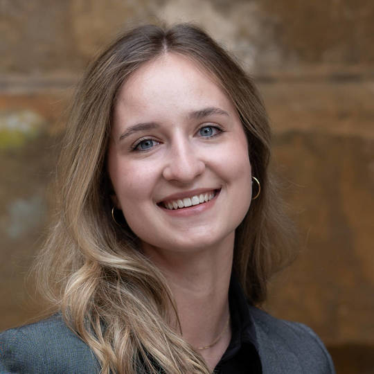 Portrait: Louisa Eckl
