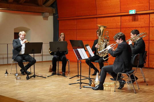 2024-11-15_Bright Brass