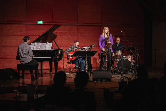  27.03.25 I Emma Rawicz Quartet  I Foto: Holger Bewersdorf