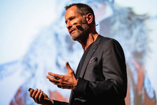 16.10.25 I Begegnungen I Sebastian Copeland I Foto: Holger Bewersdorf