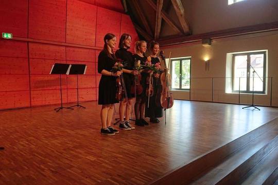 ...Yolanda Holy, Emma Knödler, Rebekka Pirsch & Sophie Terschanski....