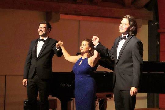 Viel Applaus für Anna Avdalyan, Fabian Langguth und Marcello Amaral.